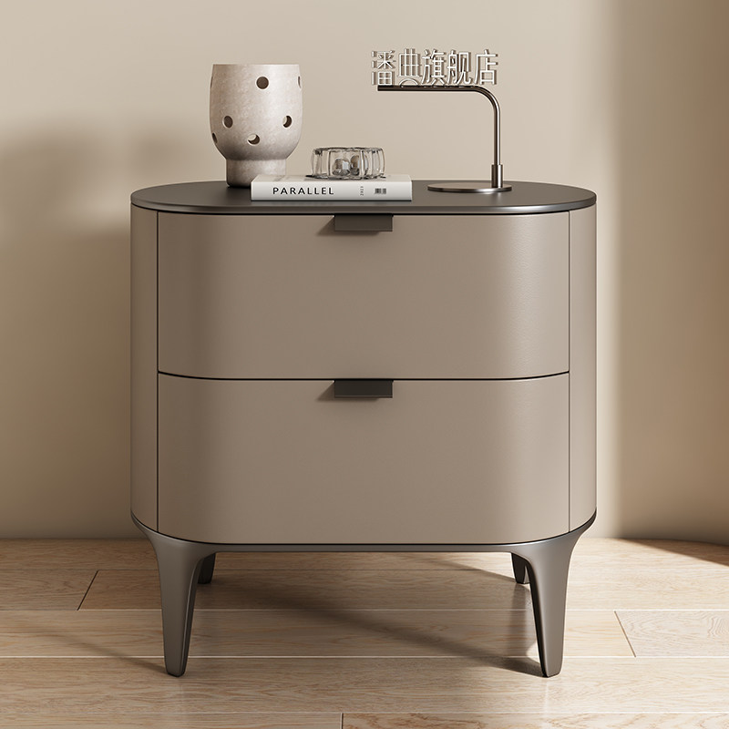 Comodini di Lusso in Pelle Mic - Solid Wood Nightstand 2 Drawers recensione e prezzo